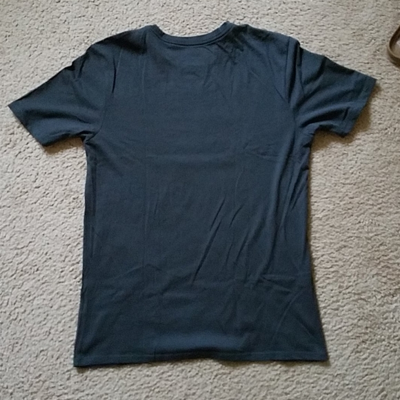 Nike shirt - Picture 4 of 4